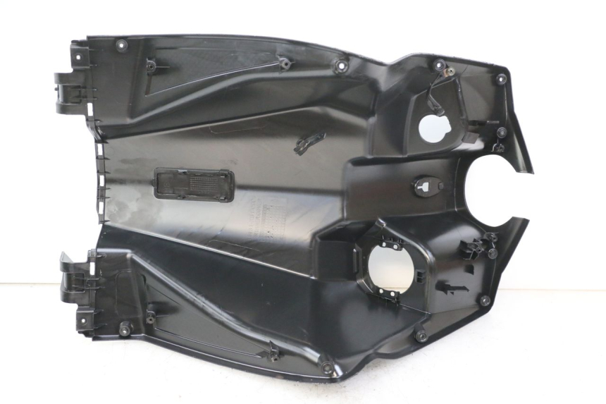 photo de TABLIER INTERIEUR SYM ORBIT III 3 4T 50 (2021 - 2025) - Gros plan technique