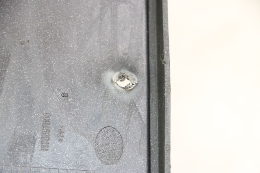 photo de TABLIER INTERIEUR PEUGEOT SATELIS COMPRESSOR K15 125 (2006 - 2009) - Zoom état d’usage