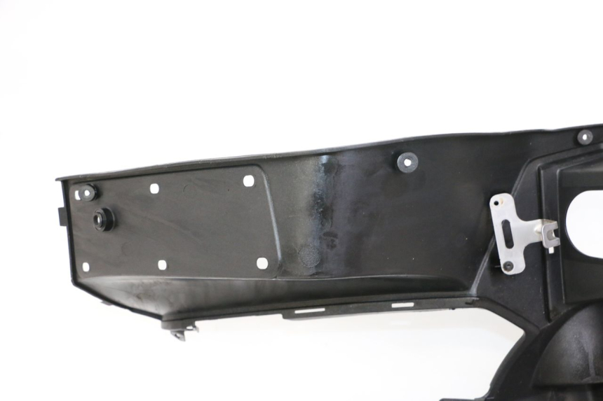 photo de TABLIER INTERIEUR PEUGEOT SATELIS COMPRESSOR K15 125 (2006 - 2009) - Gros plan technique