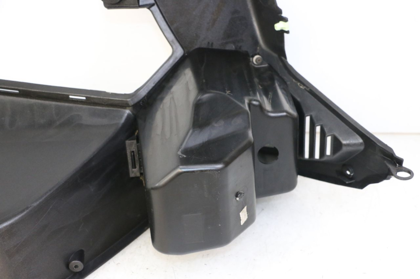 photo de TABLIER INTERIEUR PEUGEOT SATELIS COMPRESSOR K15 125 (2006 - 2009) - Points de fixation