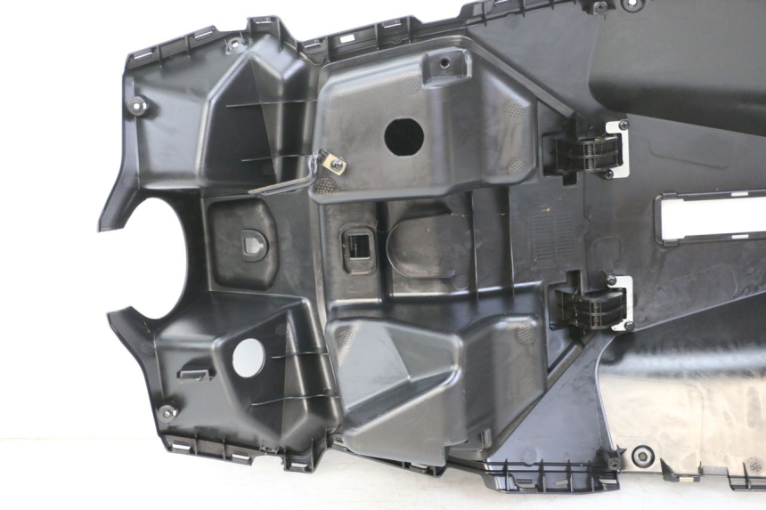 photo de TABLIER INTERIEUR PEUGEOT TWEET 4T 50 (2023 - 2025) - Points de fixation