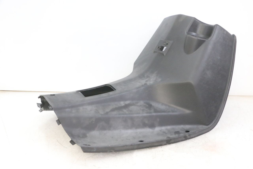 photo de TABLIER INTERIEUR PEUGEOT VIVACITY 125 (2010 - 2017) - Gros plan technique