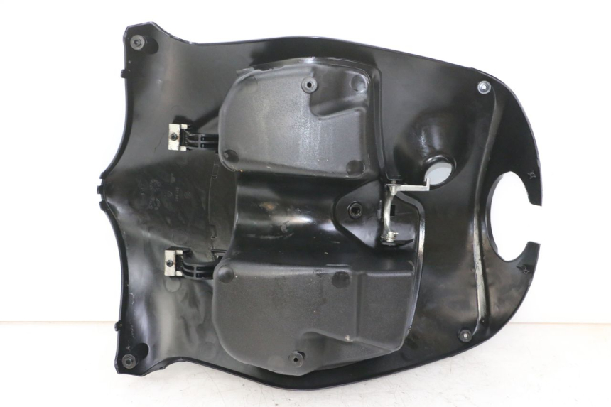 photo de TABLIER INTERIEUR PIAGGIO FLY 2T 50 (2004 - 2017) - Zoom état d’usage