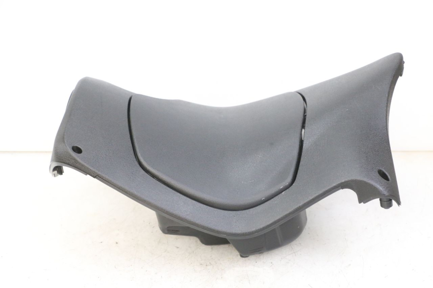 photo de TABLIER INTERIEUR PIAGGIO FLY 2T 50 (2004 - 2017) - Gros plan technique