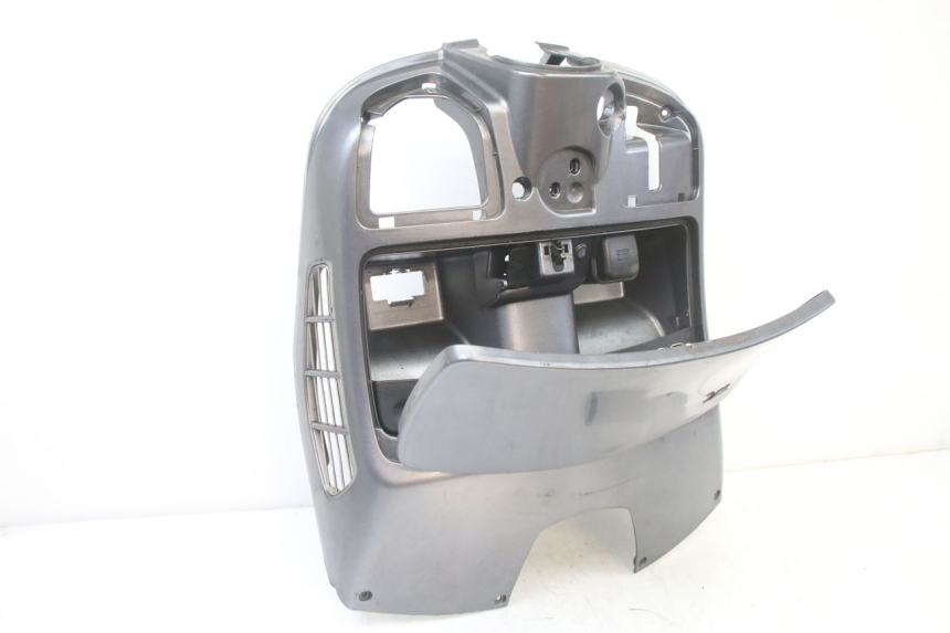 photo de TABLIER INTERIEUR PIAGGIO VESPA GRANTURISMO 125 (2003 - 2007) - Autre angle de vue
