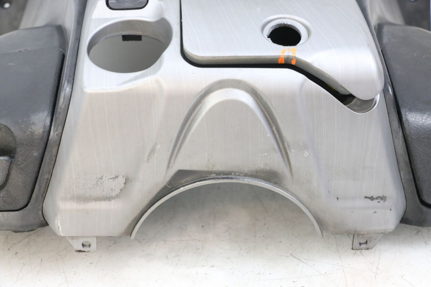 photo de TABLIER INTERIEUR DAELIM S3 125 (2010 - 2017) - Points de fixation