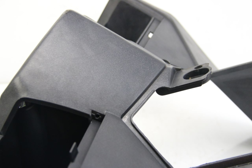 photo de TABLIER INTERIEUR PEUGEOT SATELIS 125 (2006 - 2009) - Détails caractéristiques