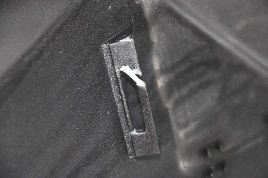 photo de TABLIER INTERIEUR PEUGEOT SATELIS 125 (2010 - 2012) - Détails caractéristiques