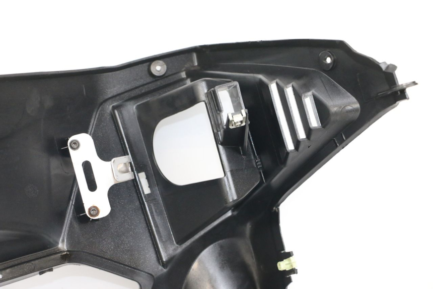 photo de TABLIER INTERIEUR PEUGEOT SATELIS 125 (2010 - 2012) - Zoom composants