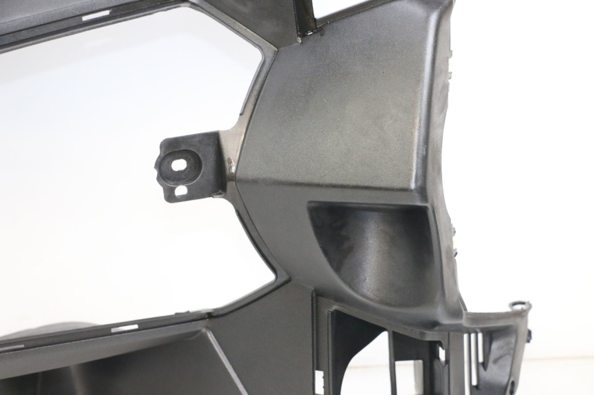 photo de TABLIER INTERIEUR PEUGEOT SATELIS 125 (2010 - 2012) - Gros plan technique