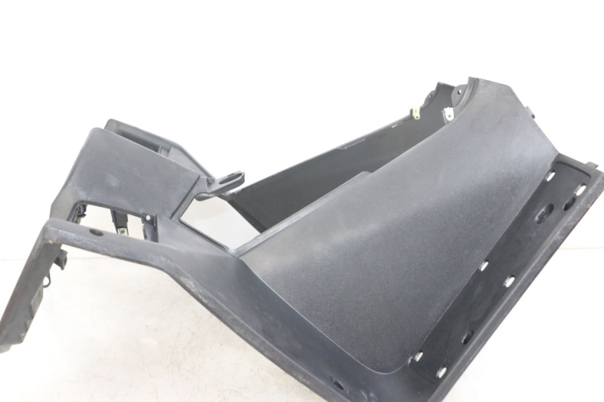 photo de TABLIER INTERIEUR PEUGEOT SATELIS 125 (2006 - 2009) - Points de fixation