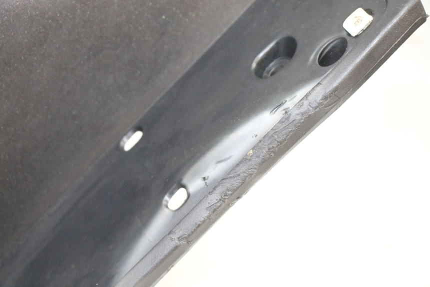 photo de TABLIER INTERIEUR PEUGEOT SATELIS 125 (2013 - 2018) - Points de fixation