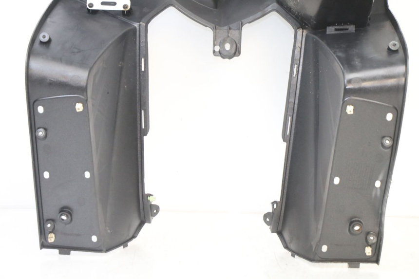 photo de TABLIER INTERIEUR PEUGEOT SATELIS 125 (2013 - 2018) - Marquages et références