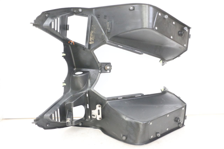 photo de TABLIER INTERIEUR PEUGEOT SATELIS 125 (2013 - 2018) - Points de fixation