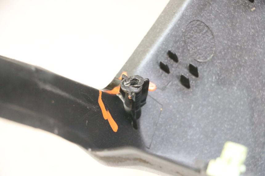 photo de TABLIER INTERIEUR PEUGEOT SATELIS 125 (2013 - 2018) - État de surface