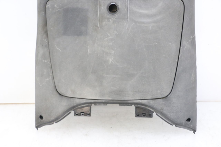 photo de TABLIER INTERIEUR APRILIA SCARABEO GT 125 (1999 - 2007) - État de surface