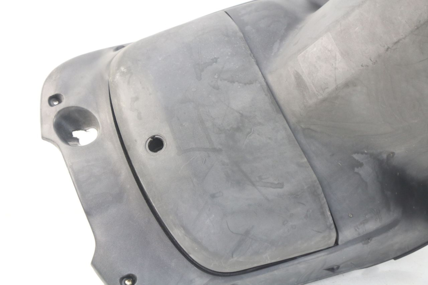 photo de TABLIER INTERIEUR HONDA SJ BALI 50 (1996 - 1999) - Vue rapprochée