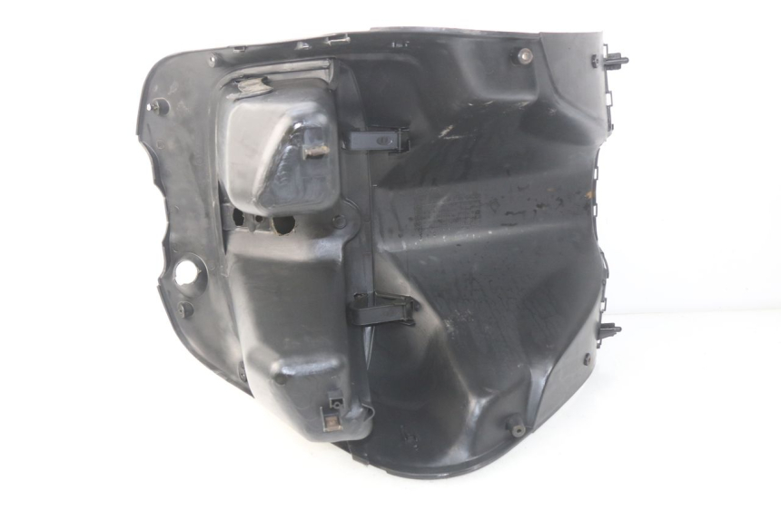 photo de TABLIER INTERIEUR HONDA SJ BALI 50 (1996 - 1999) - Points de fixation