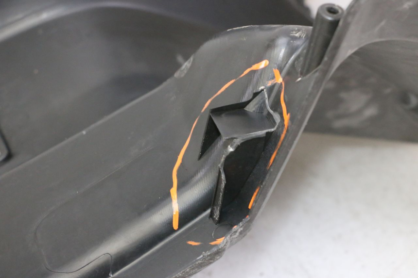 photo de TABLIER INTERIEUR PEUGEOT SPEEDFIGHT 3 AIR 50 (2009 - 2015) - Zoom état d’usage