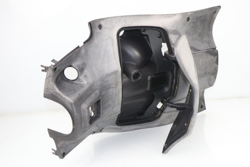 photo de TABLIER INTERIEUR APRILIA SPORT CITY SPORTCITY 125 (2005 - 2008) - Vue rapprochée