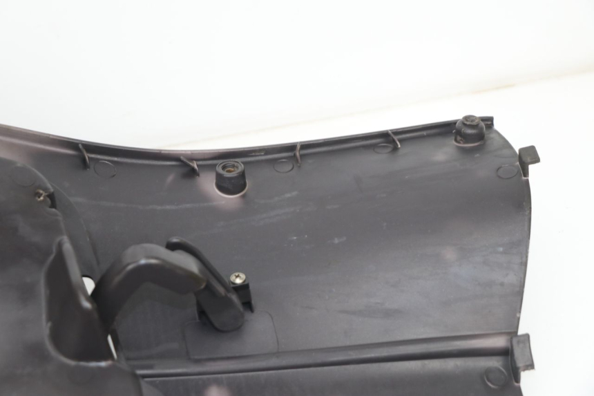 photo de TABLIER INTERIEUR APRILIA SPORT CITY SPORTCITY 125 (2005 - 2008) - État de surface