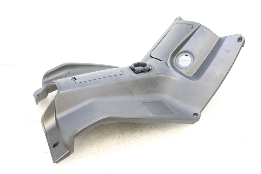 photo de TABLIER INTERIEUR APRILIA SR MOTARD 50 (2012 - 2018) - Détail de la pièce
