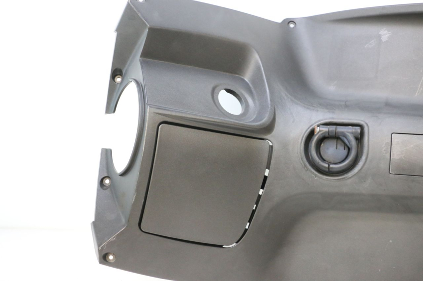 photo de TABLIER INTERIEUR APRILIA SR MOTARD 50 (2012 - 2018) - Détails caractéristiques