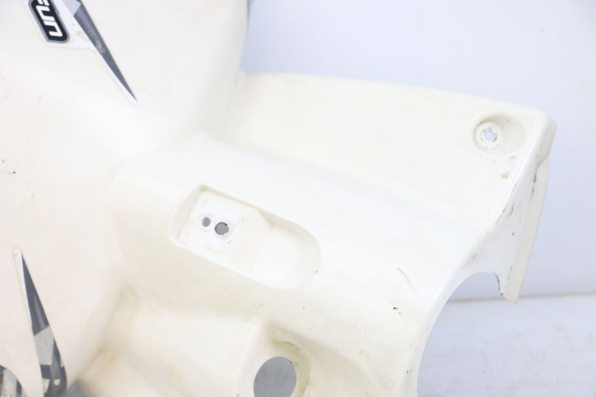 photo de TABLIER INTERIEUR MBK STUNT NAKED 50 (2004 - 2018) - Détails caractéristiques