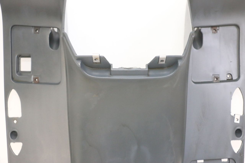 photo de TABLIER INTERIEUR PIAGGIO SUPER LX 125 (2000 - 2003) - Détail de la pièce
