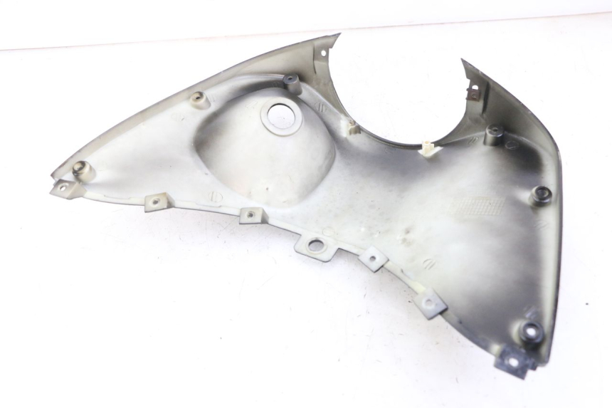 photo de TABLIER INTERIEUR SUPERIEUR DAELIM BESBI 125 (2007 - 2008) - Autre angle de vue