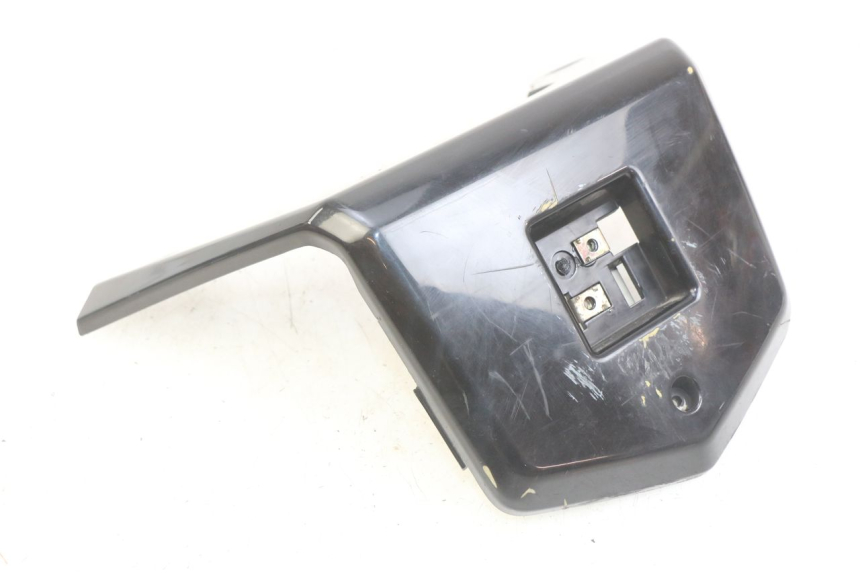 photo de TABLIER INTERIEUR SUPERIEUR KYMCO DINK STREET 125 (2009 - 2014) - Gros plan technique