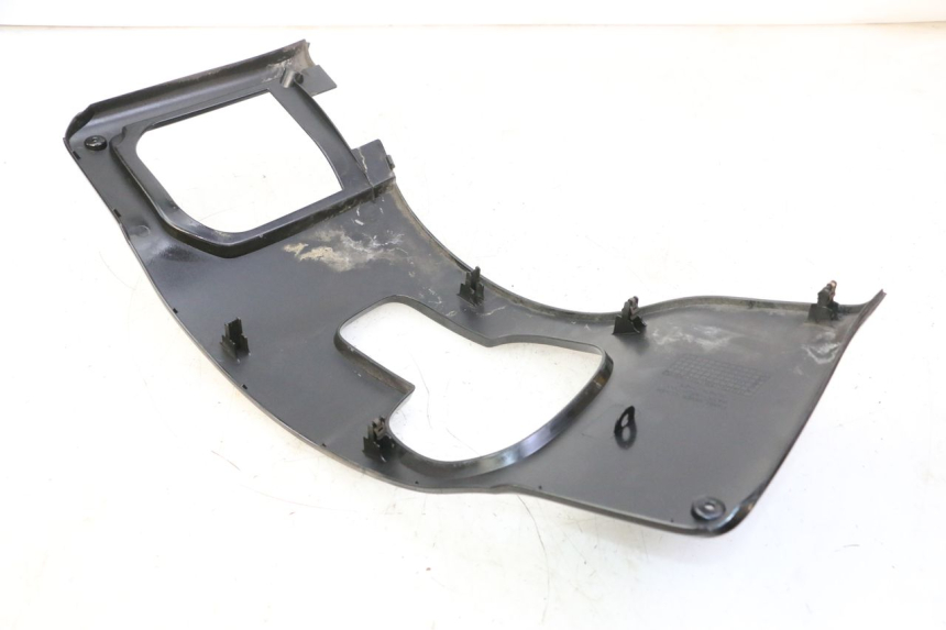 photo de TABLIER INTERIEUR SUPERIEUR HONDA FES S-WING SWING ABS 125 (2007 - 2015) - Détail de la pièce