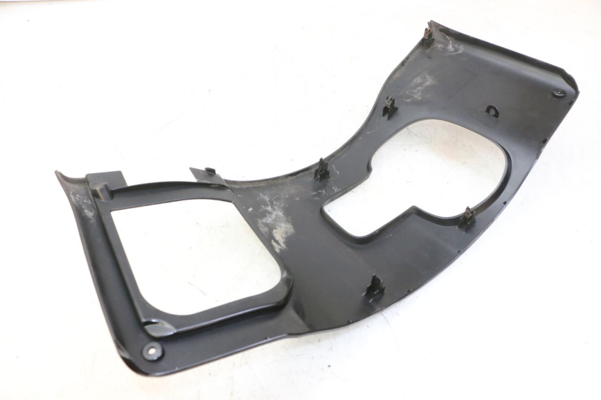photo de TABLIER INTERIEUR SUPERIEUR HONDA FES S-WING SWING ABS 125 (2007 - 2015) - Zoom état d’usage