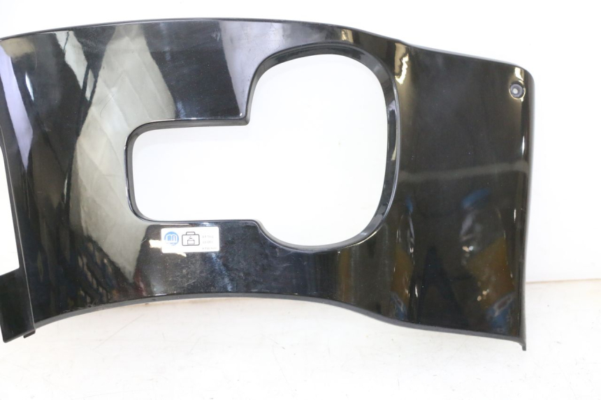 photo de TABLIER INTERIEUR SUPERIEUR HONDA FES S-WING SWING ABS 125 (2007 - 2015) - Points de fixation