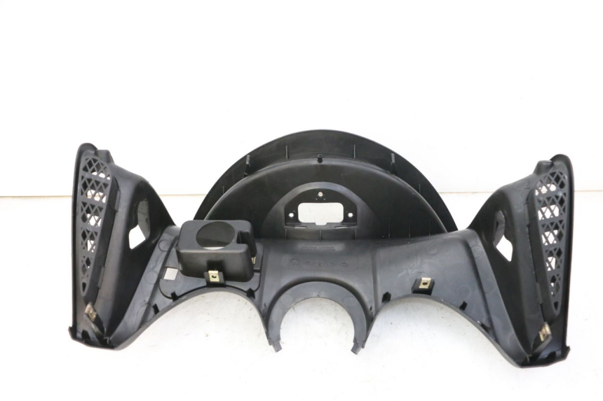 photo de TABLIER INTERIEUR SUPERIEUR KYMCO GRAND DINK 125 (2008 - 2014) - Autre angle de vue