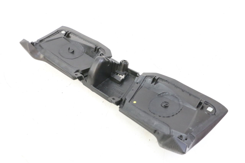 photo de TABLIER INTERIEUR SUPERIEUR PIAGGIO MP3 500 (2014 - 2017) - Zoom état d’usage