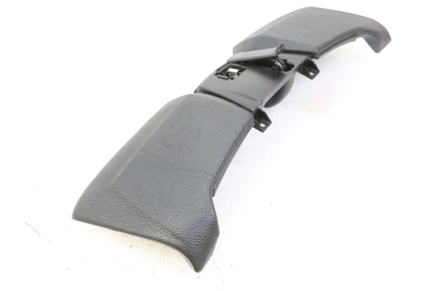 photo de TABLIER INTERIEUR SUPERIEUR PIAGGIO MP3 500 (2014 - 2017) - Points de fixation