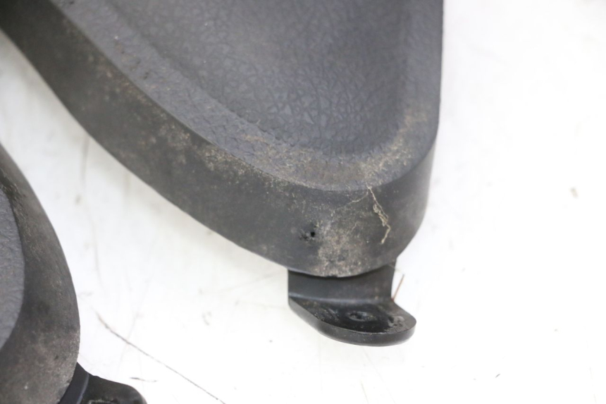 photo de TABLIER INTERIEUR SUPERIEUR YAMAHA X-MAX XMAX 125 (2010 - 2013) - Vue d’ensemble