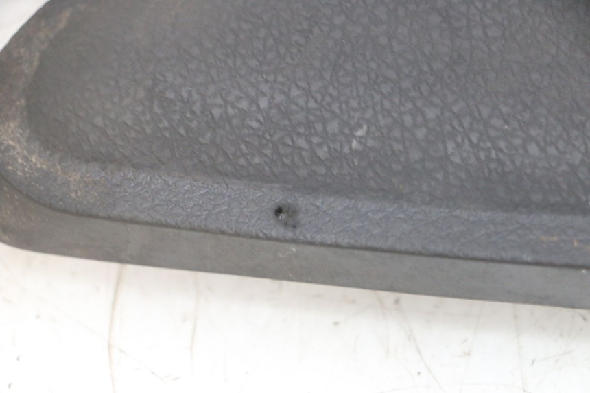 photo de TABLIER INTERIEUR SUPERIEUR YAMAHA X-MAX XMAX 125 (2010 - 2013) - Points de fixation