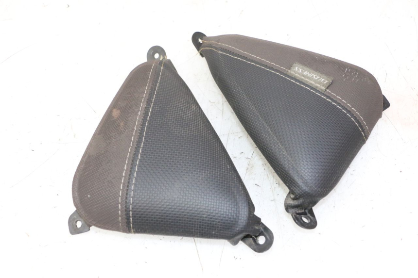 photo de TABLIER INTERIEUR SUPERIEUR YAMAHA X-MAX XMAX 125 (2010 - 2013) - Zoom état d’usage