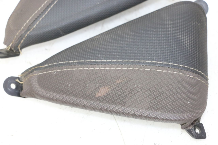 photo de TABLIER INTERIEUR SUPERIEUR YAMAHA X-MAX XMAX 125 (2010 - 2013) - Gros plan technique