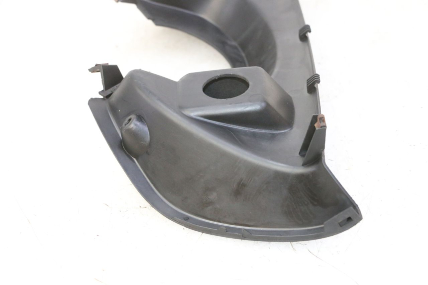 photo de TABLIER INTERIEUR SUPERIEUR YAMAHA YP MAJESTY 125 (2007 - 2010) - Détail de la pièce