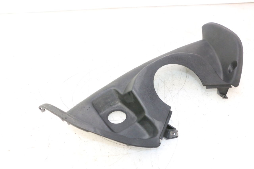photo de TABLIER INTERIEUR SUPERIEUR YAMAHA YP MAJESTY 125 (2002 - 2006) - Détail de la pièce
