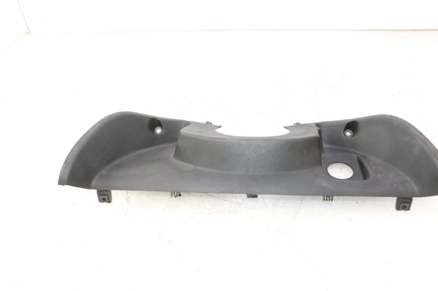 photo de TABLIER INTERIEUR SUPERIEUR YAMAHA YP MAJESTY 125 (2002 - 2006) - Autre angle de vue