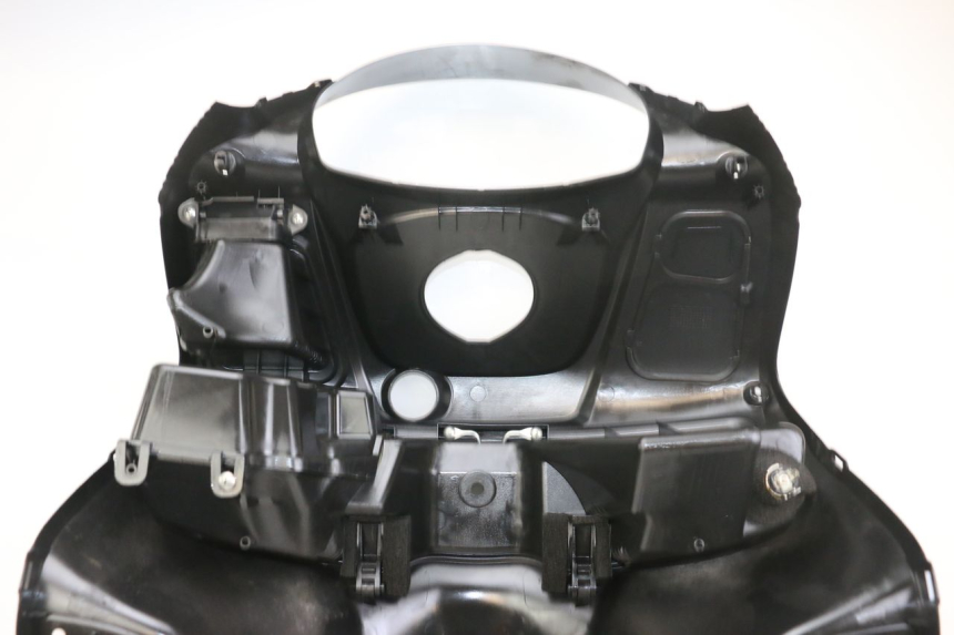 photo de TABLIER INTERIEUR SUZUKI BURGMAN 125 (2018 - 2021) - État de surface