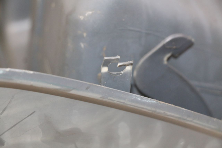 photo de TABLIER INTERIEUR PEUGEOT SV 125 (1991 - 1994) - Points de fixation