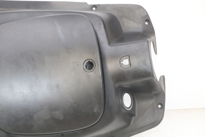 photo de TABLIER INTERIEUR SYM SYMPHONY 125 (2009 - 2015) - Vue rapprochée