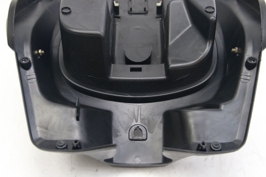 photo de TABLIER INTERIEUR PEUGEOT TWEET 4T 50 (2010 - 2014) - Aperçu profil