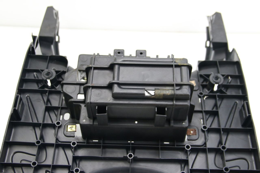 photo de TABLIER INTERIEUR PEUGEOT TWEET 4T 50 (2010 - 2014) - Autre angle de vue