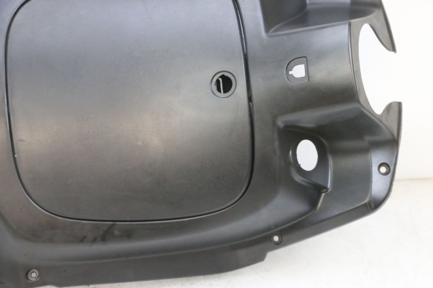 photo de TABLIER INTERIEUR PEUGEOT TWEET PRO EFI 4T 50 (2021 - 2022) - Vue rapprochée